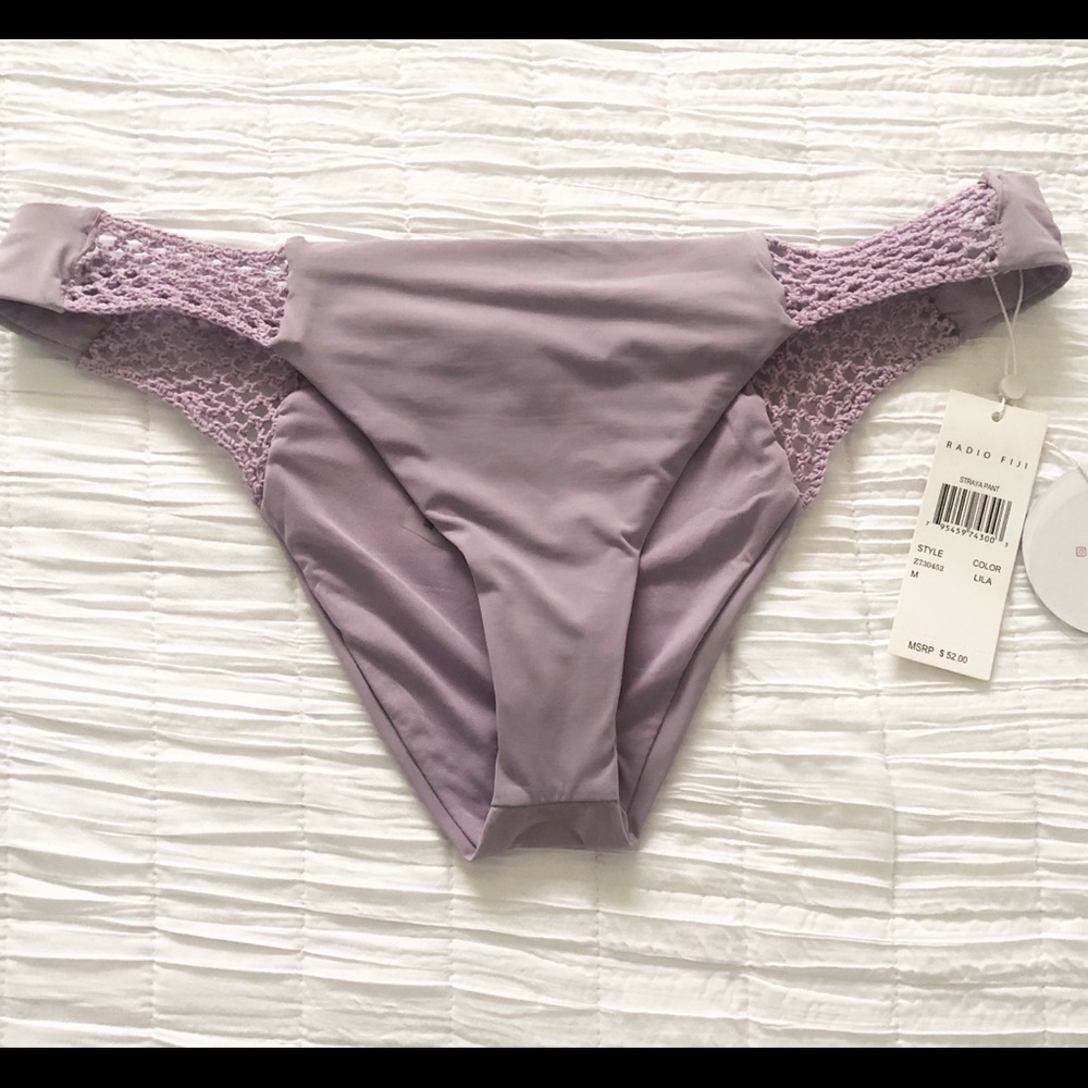 NEW RADIO FIJI BIKINI BOTTOM SIZE MEDIUM